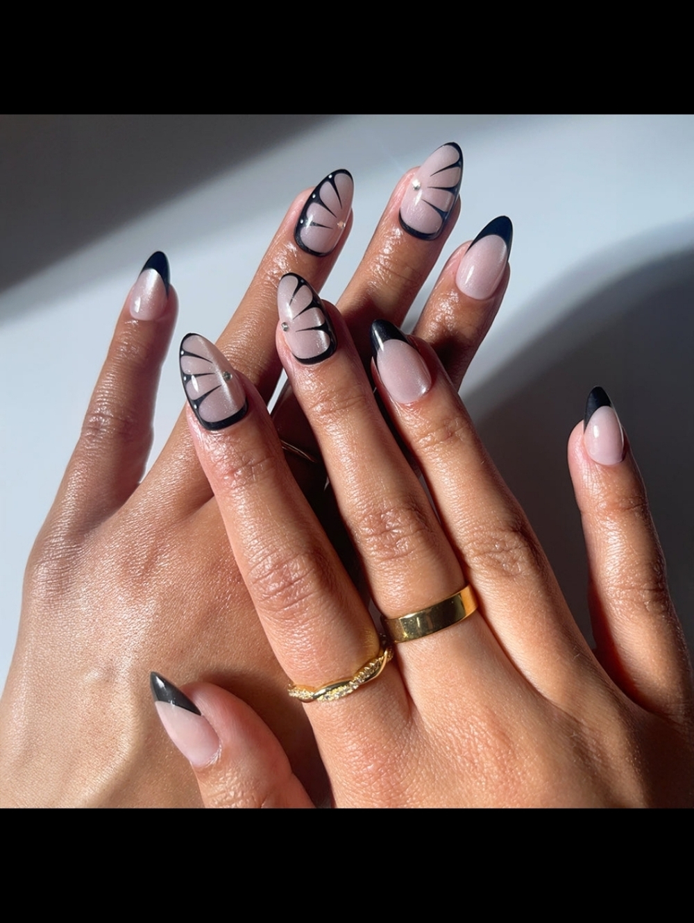 Glamnetic Butterfly Effect Short Almond Press-On Nails